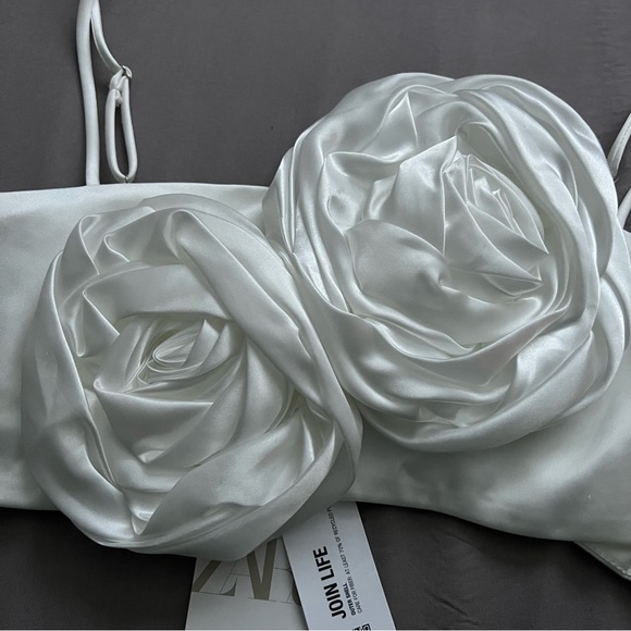 BNWT ZARA FLORAL APPLIQUÉ SATIN TOP - Picture 4 of 16